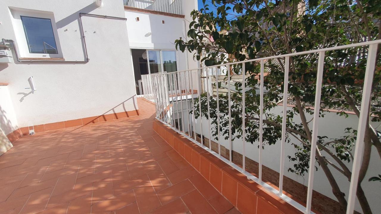 Apartamento Nuevo En Terrassa Centro Exterior photo